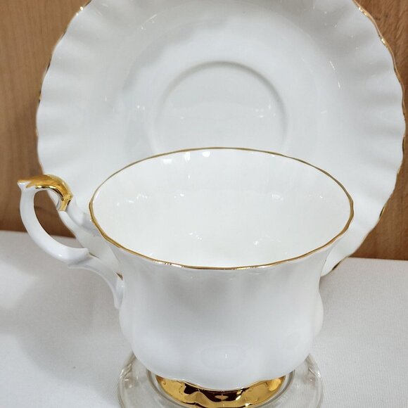 Royal Albert Val D'or Tea Cup Saucer white gold trim set fine china England - Picture 4 of 12